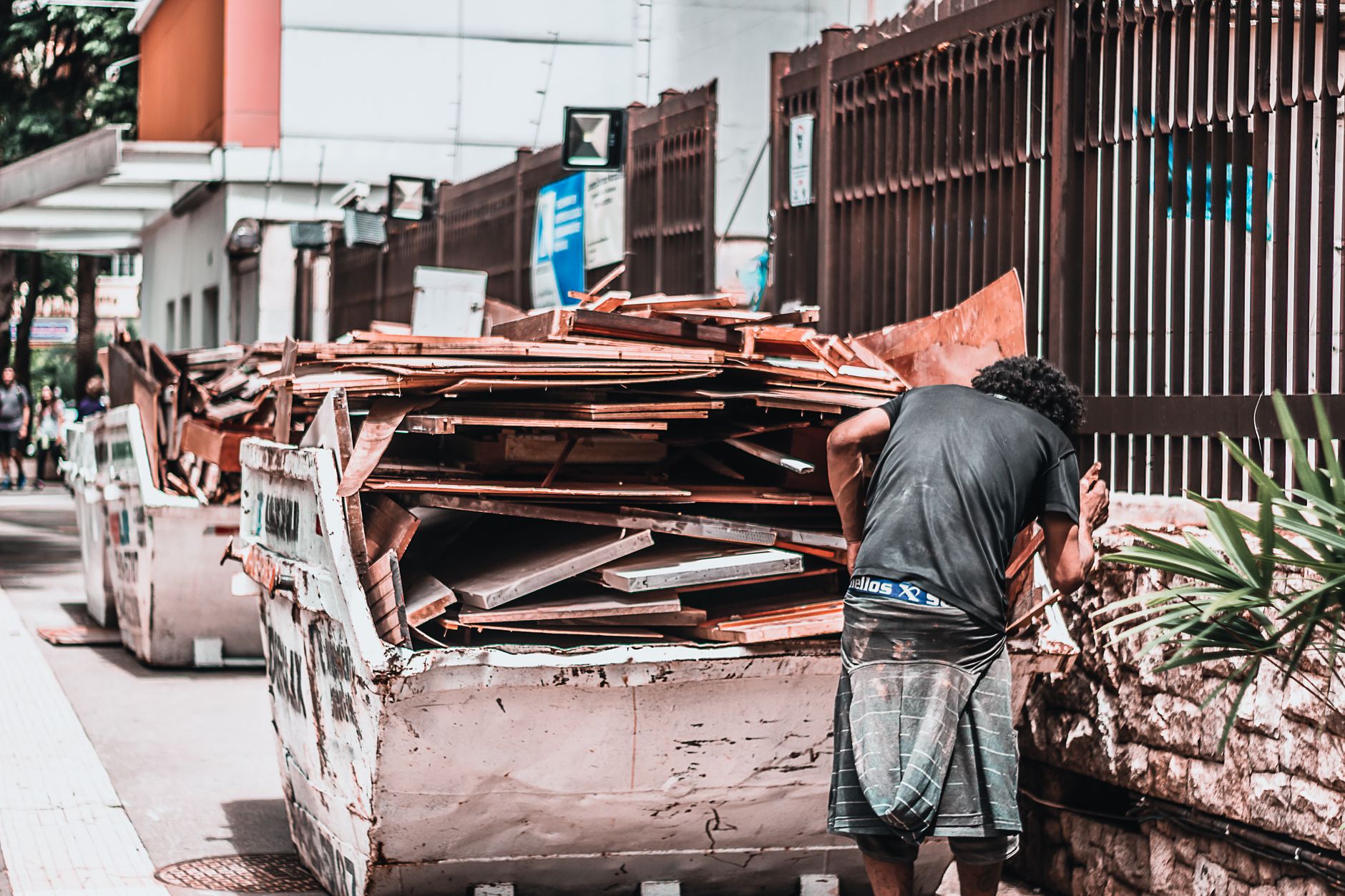 M & R Disposal Services Inc.